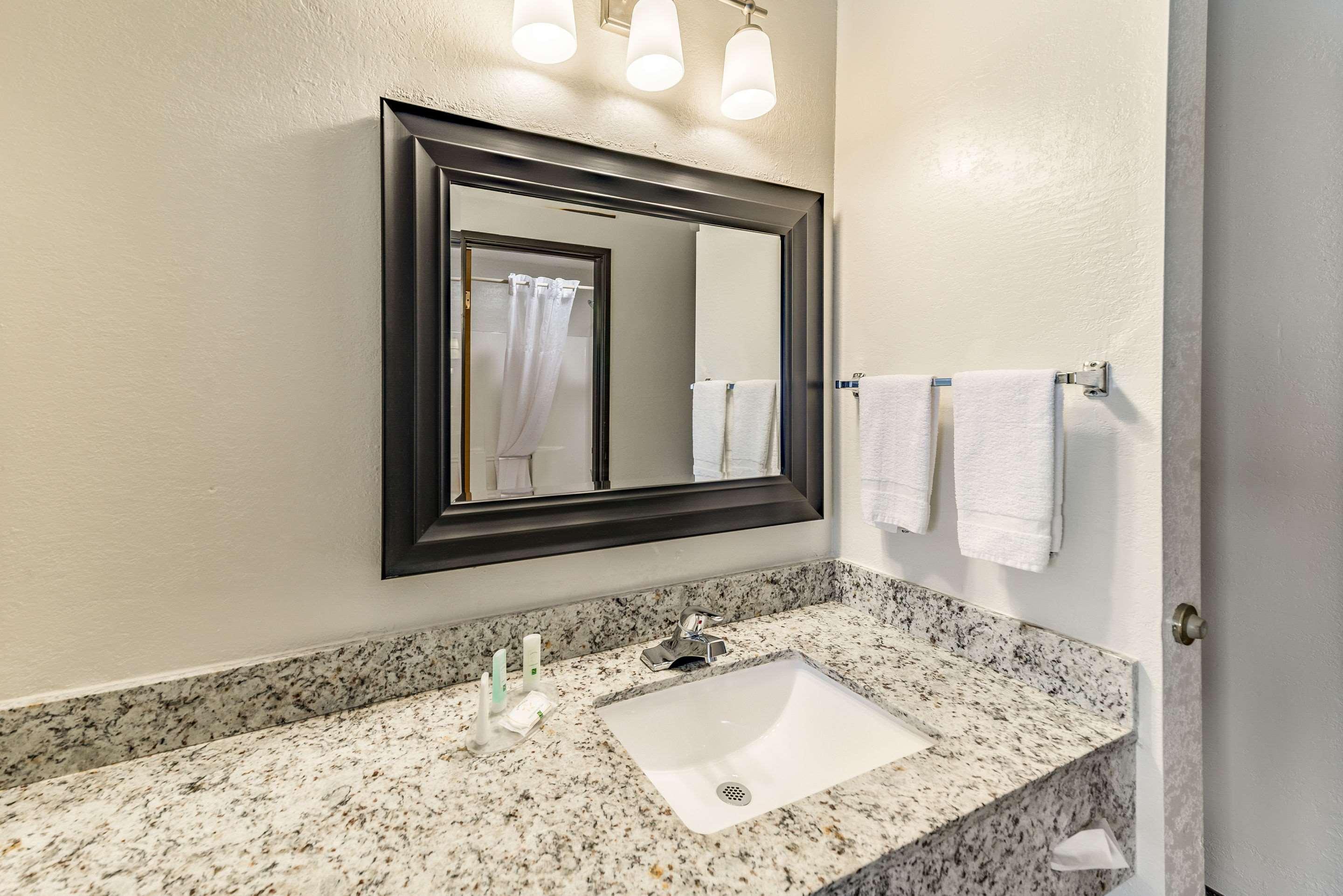 Quality - Plano East Inn 2*